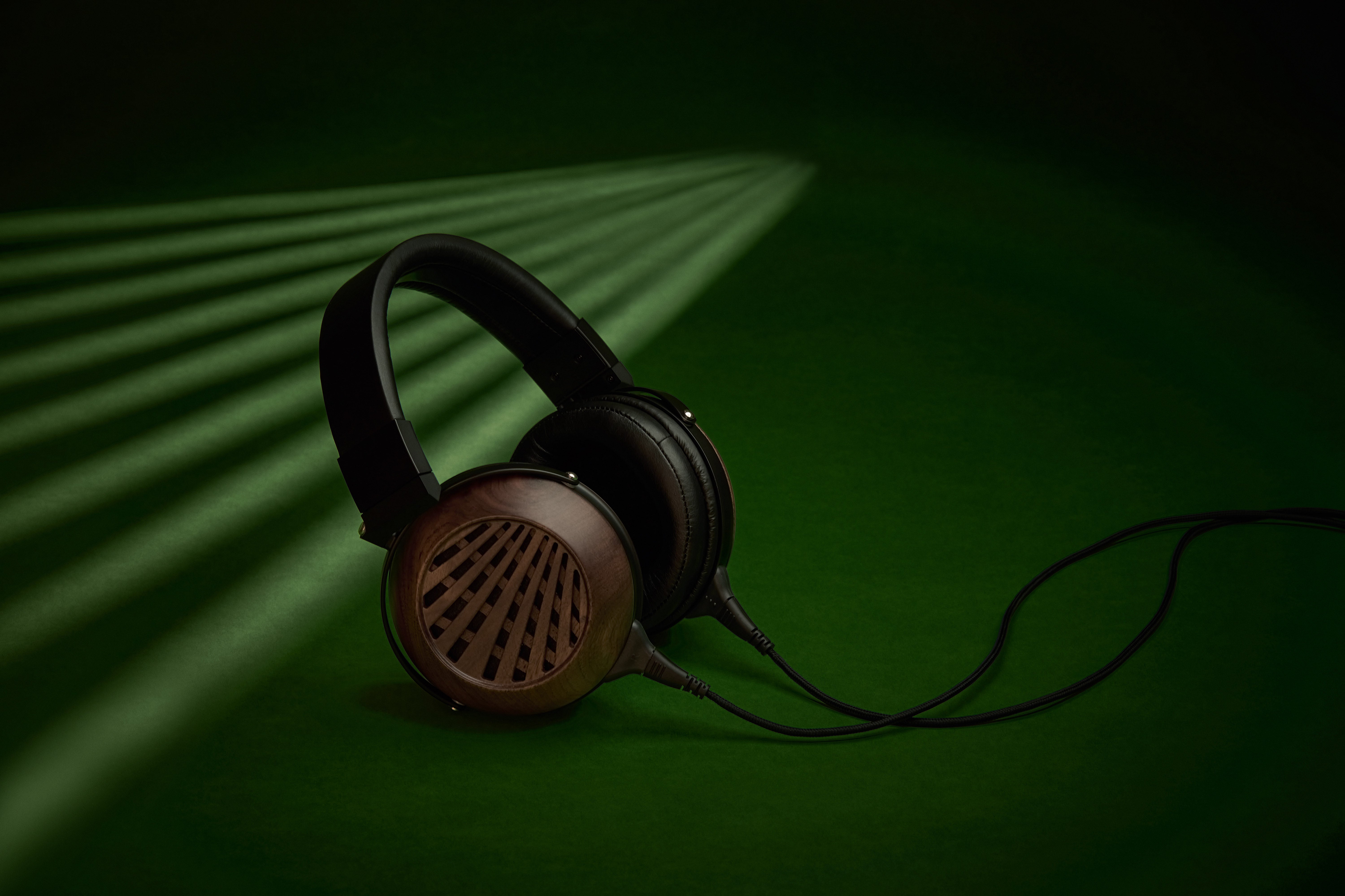 TH616 Premium Headphones