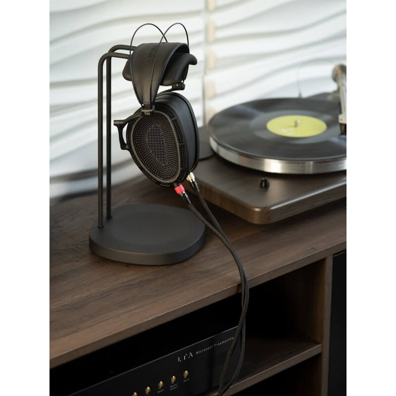 dan clark audio expanse on headphone stand