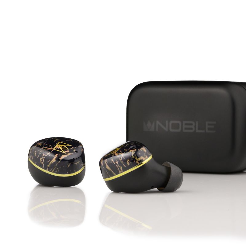 noble audio fokus rex5 black closed case and earbuds