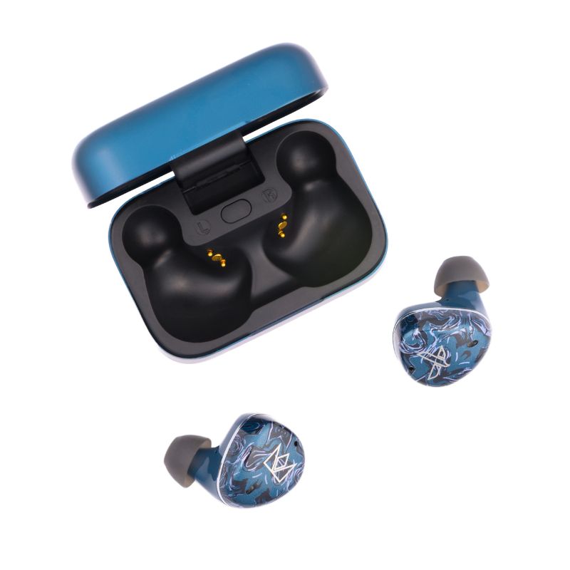 noble audio osprey open case with earbuds